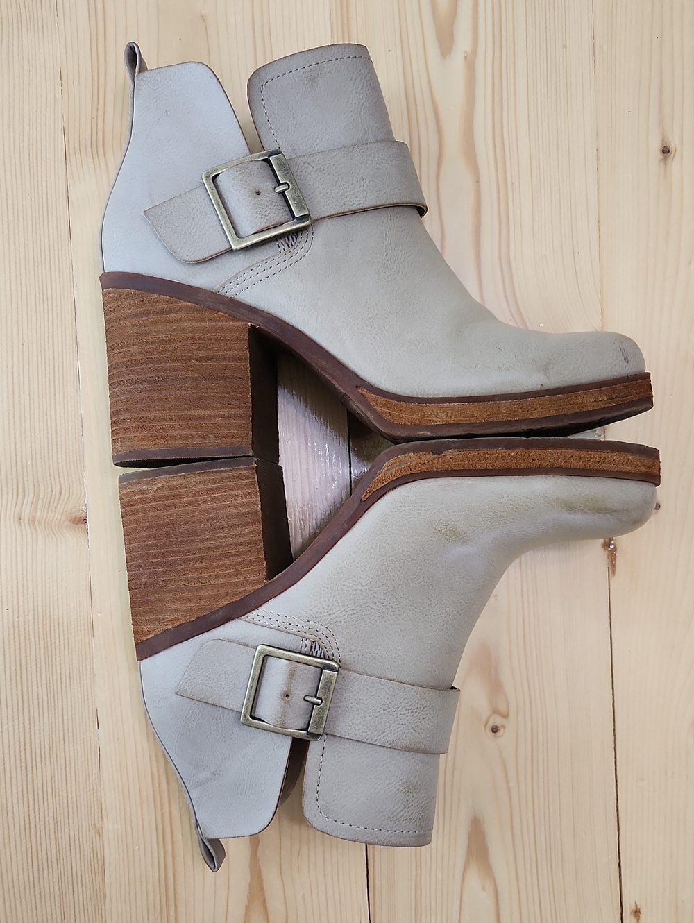 Korks Kari Block Heel Ankle Booties Cream Taupe Buckle Square Toe Size 9.5 - Picture 14 of 17